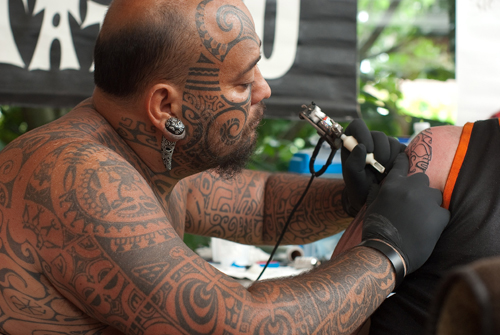 http://www.tattoos.fr/sites/default/files/field/image/tattoo-comment-choisir-son-tatoueur.jpg