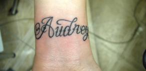tatouage prenom audrey