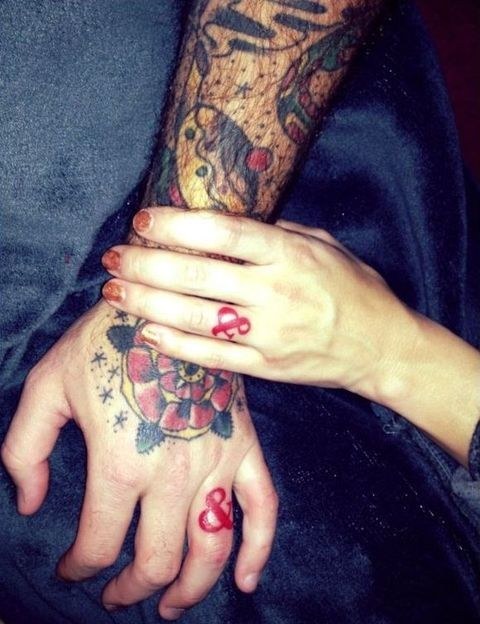 Mariage : un tattoo au lieu d’une alliance tattoos_tatouages_alliances