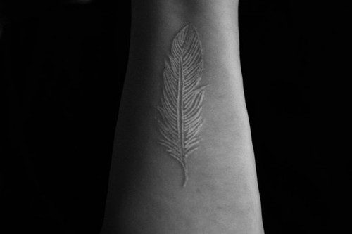 tatouage_encre_blanche