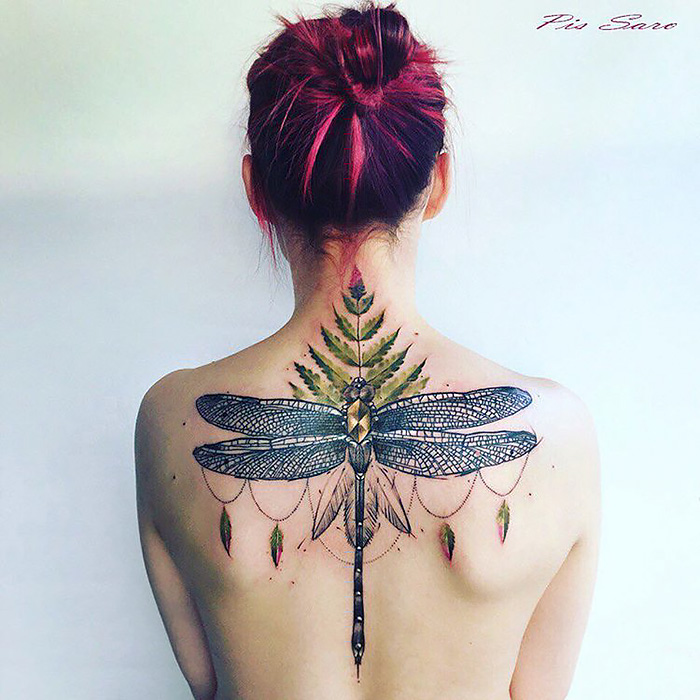 Quand feuilles et fleurs inspirent les tatoueurs tatouage_fleur_tattoo_plante