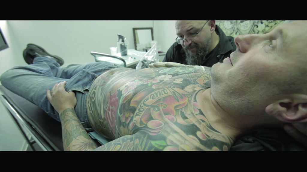 tatouage_torse_documentaire_tattoo