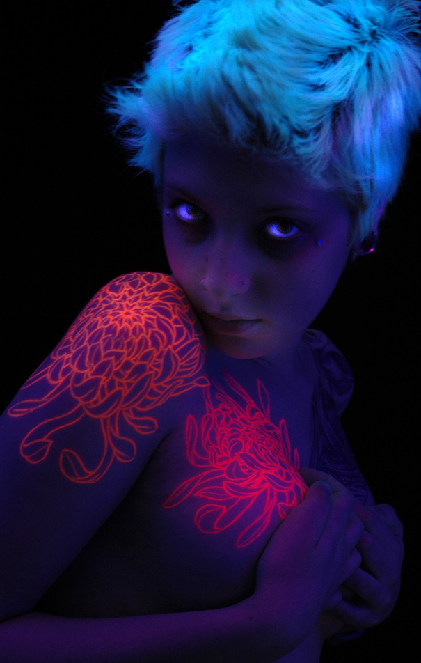 Les tattoos UV, des tatouages qui brillent dans le noir tatouages_uv_blacklight_tattoos