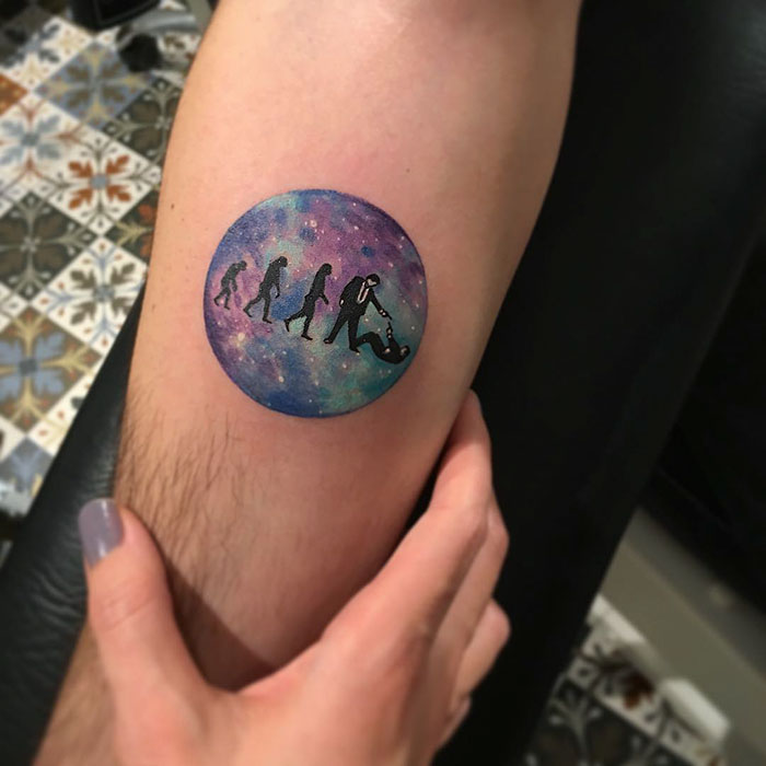 Une tatoueuse spécialisée dans les tatouages en ronds et en cercles tattoos_cercle_tatouages_rond